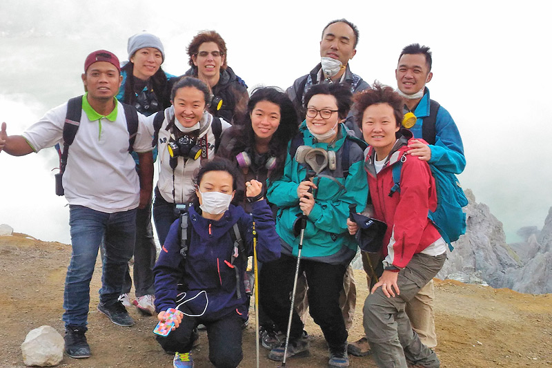 image-ijen-adventure-ijen-crater2-java-golden-tour.
