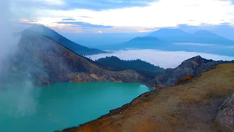 ijen crater tour,bromo tour pacakge