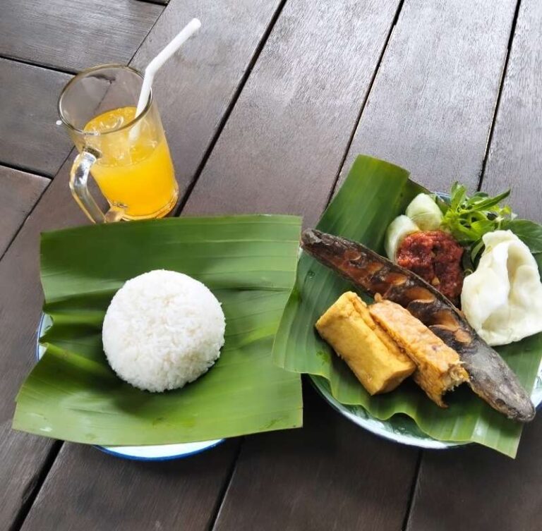 we can get yogyakarta street food in the afternoon