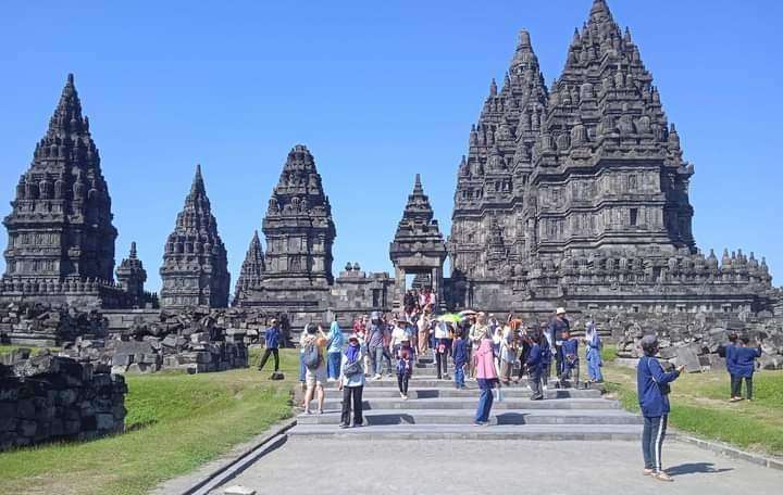 picture explore yogyakarta tour
