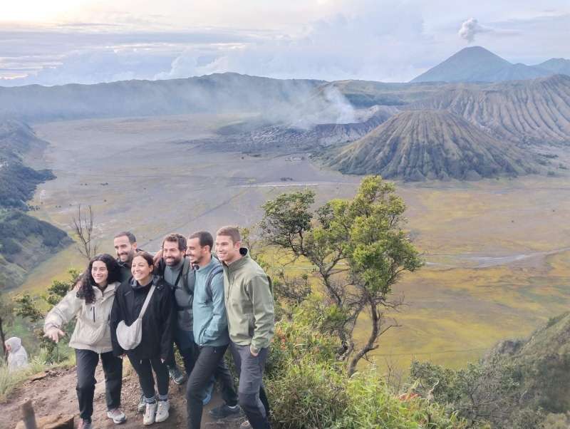 picture trip to bromo ijen crater with friends