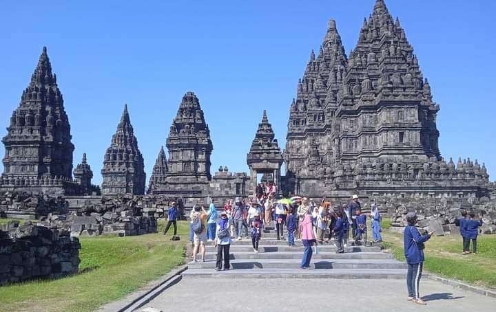 picture tour prambanan temple